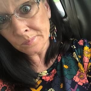 Meet your Posher, Debbie